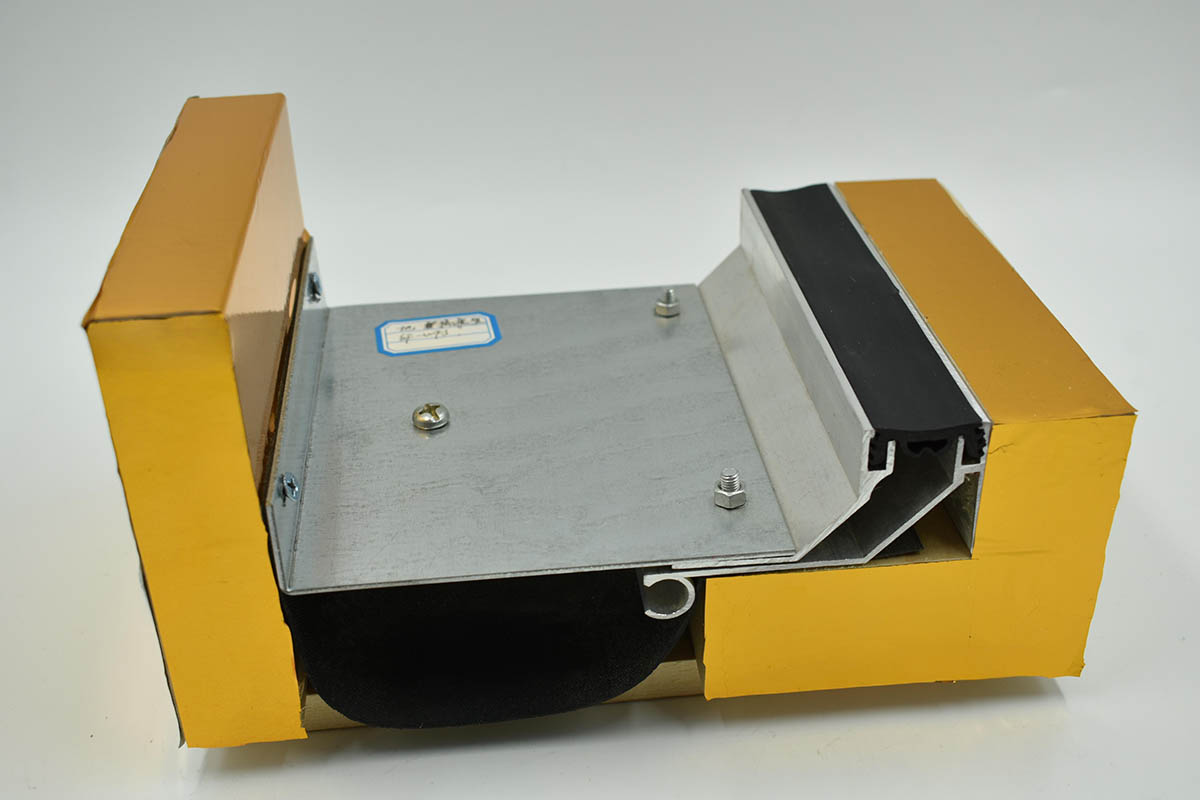Seismic Expansion Joint SFFS Panel
