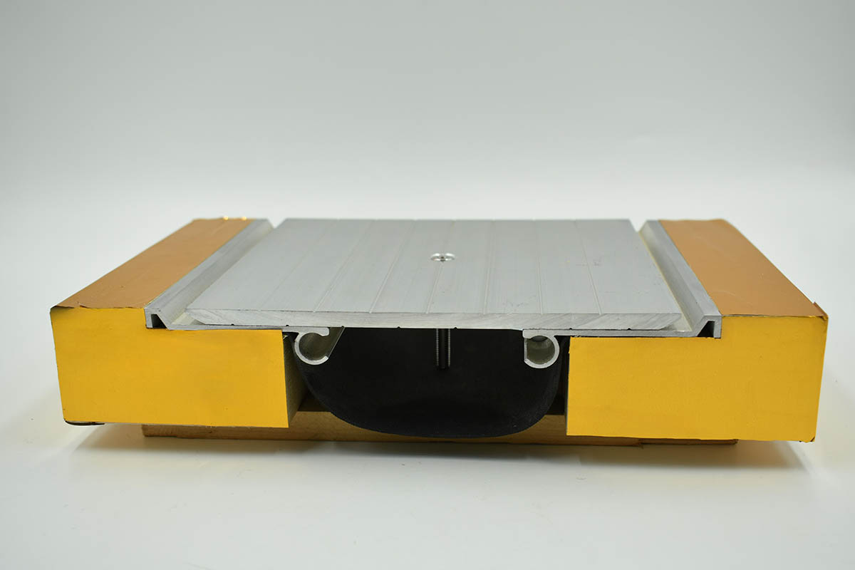 Industrial floor expansion joint installation